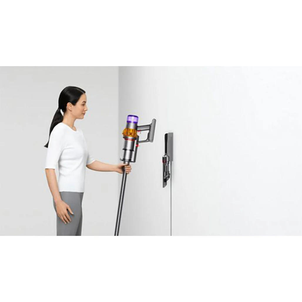 Dyson V15 Detect, Dyson’s most powerful, most intelligent cordless vacuum. With laser illumination. - Image 3