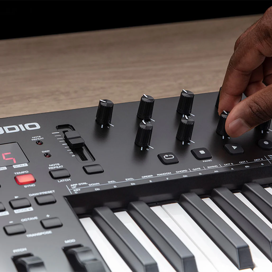 M-Audio Oxygen 25 MKV - MIDI Keyboard Controller - Image 5