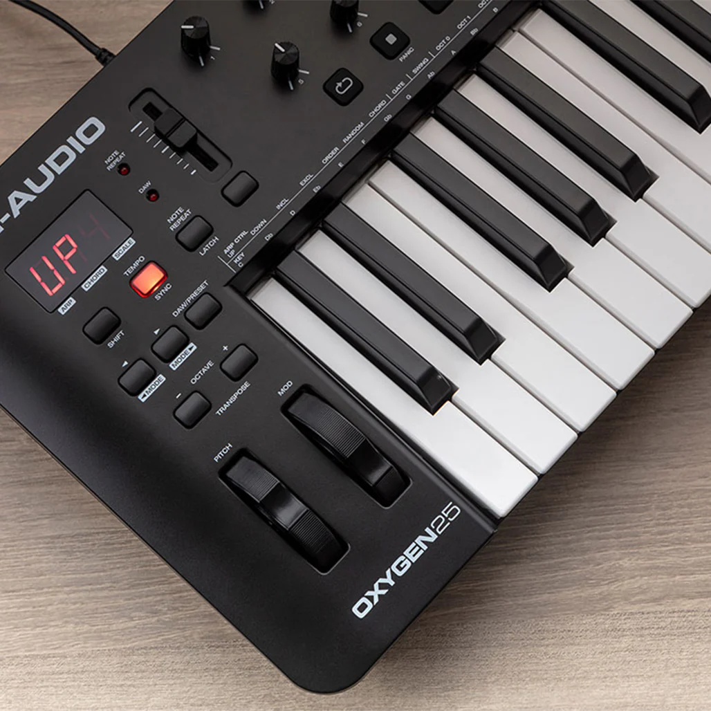M-Audio Oxygen 25 MKV - MIDI Keyboard Controller - Image 9