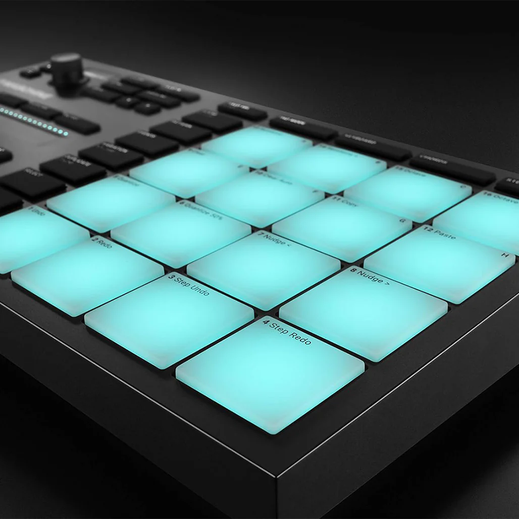 Native Instruments Maschine Mikro MK3 – Compact Beatmaking Controller - Image 5