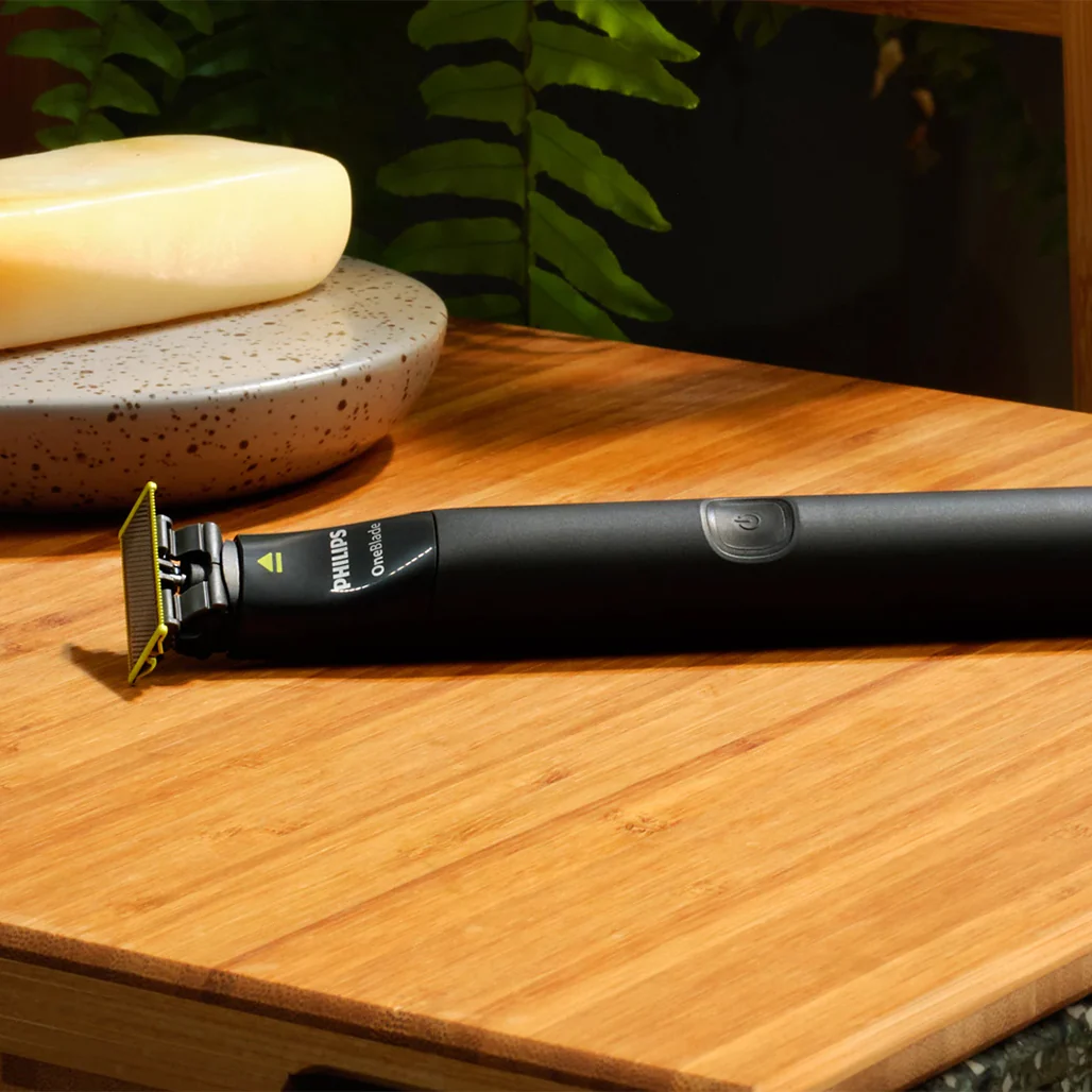 Philips OneBlade Face + Body QP1624/10 – Multi-Use Grooming Tool - Image 7