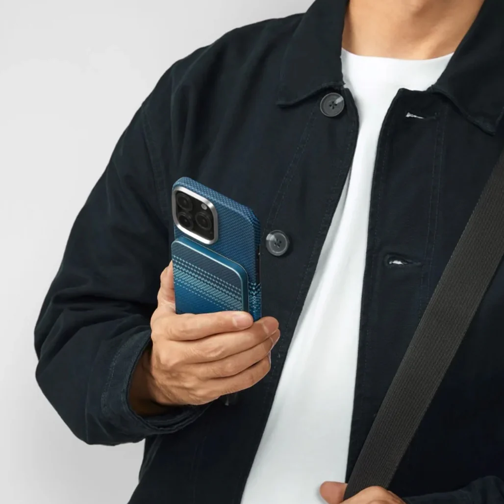 Pitaka Aramid Fiber Magnetic Power Bank – 5000mAh Slim Qi2 Fast Wireless Charger with Magnetic Attachment - Image 12