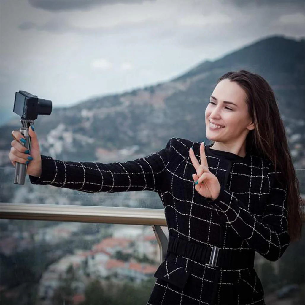 Porodo 135cm Extendable Selfie Stick with Detachable Light & 4-Leg Tripod - Bluetooth 5.2, Black - Image 3