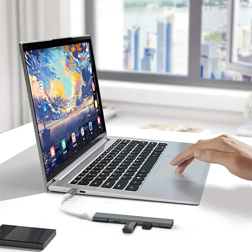 Porodo Aluminum Multi-Port USB-C Hub with 5Gbps Data Transfer - Image 4