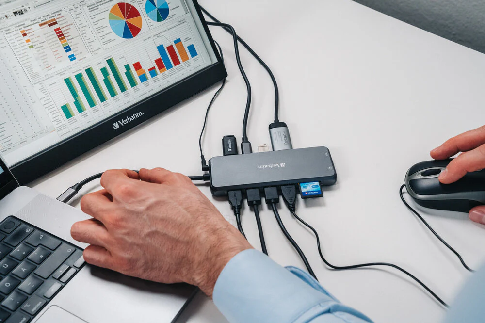 Verbatim USB-C Pro 14-Port Multiport Hub - Image 9